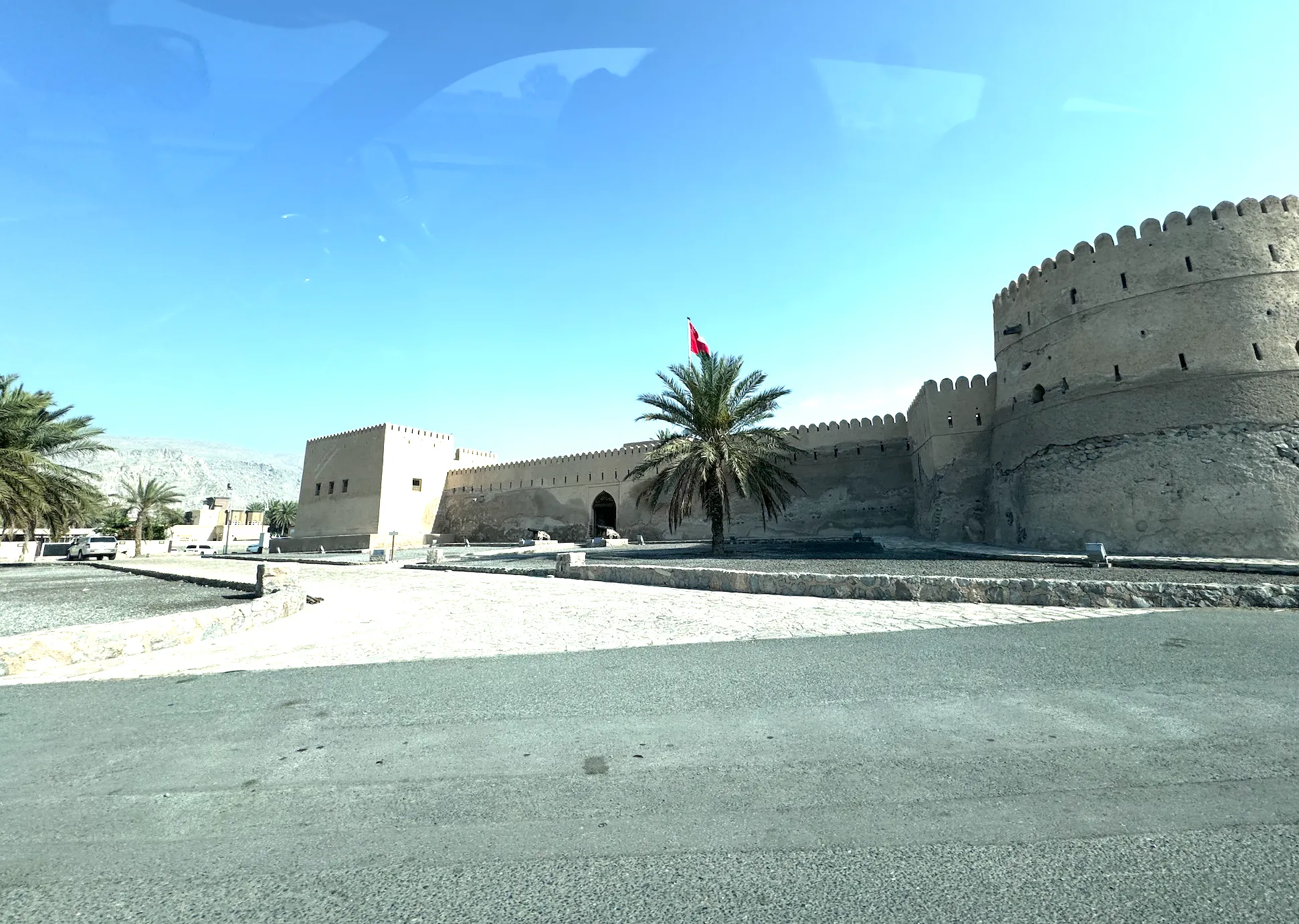 Second image of old middle eastern style fort in Khasab